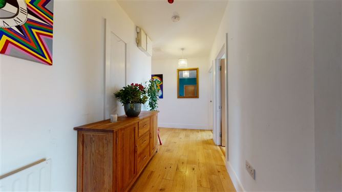 153 The Oval, Tullyvale, Cabinteely, Dublin 18