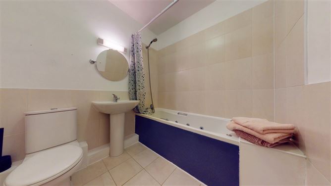 153 The Oval, Tullyvale, Cabinteely, Dublin 18
