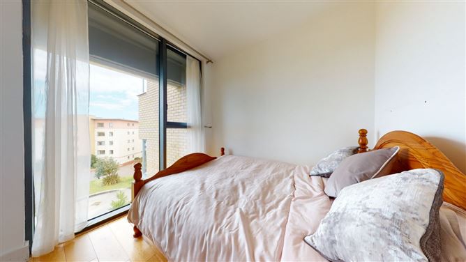 153 The Oval, Tullyvale, Cabinteely, Dublin 18