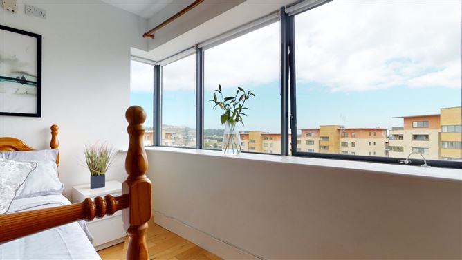 153 The Oval, Tullyvale, Cabinteely, Dublin 18