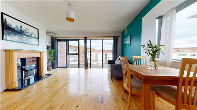 153 The Oval, Tullyvale, Cabinteely, Dublin 18