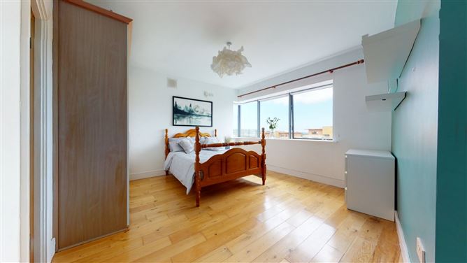 153 The Oval, Tullyvale, Cabinteely, Dublin 18