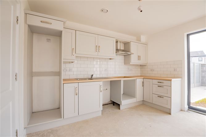 Photo 15 of 40 — 3 Bed End Terrace , White Linen Avenue, Longford Town, Co. Longford, Longford, Longford