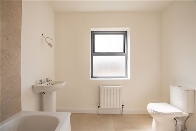 Photo 35 of 40 — 3 Bed End Terrace , White Linen Avenue, Longford Town, Co. Longford, Longford, Longford