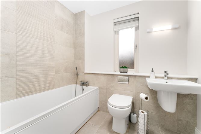 2 Somerton Court, Lucan