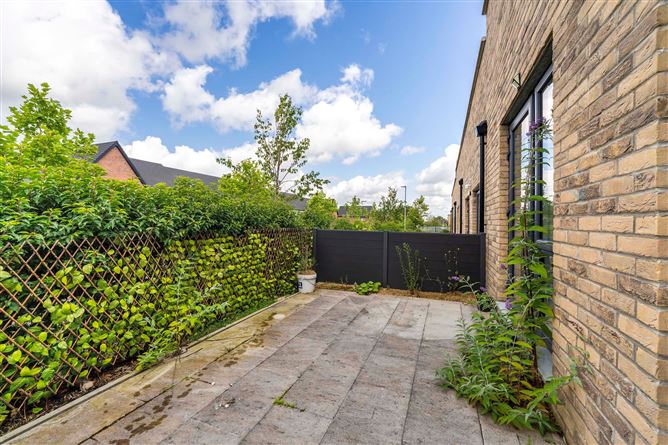 39 Graydon Crescent, Newcastle, Co.Dublin