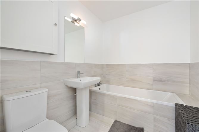 6 Hawthorn House, The Walk, Carrickmines Green, Carrickmines, Dublin 18