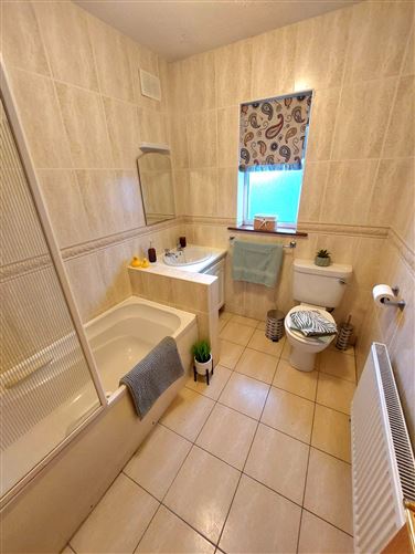 2 Brockton Grove, Hollybrook, Ferrybank, Waterford