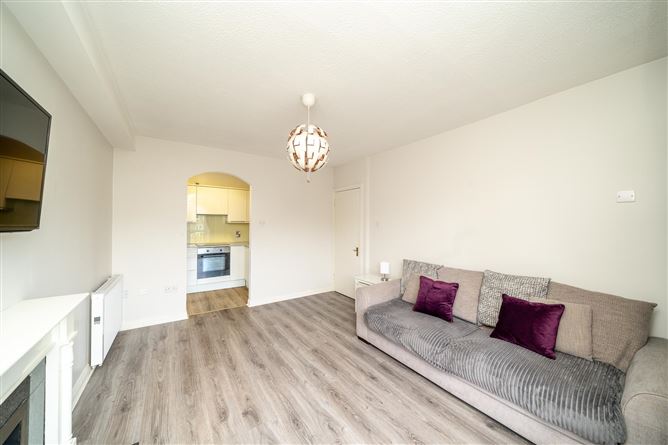 15 Riverbank House, Islandbridge, Dublin 8