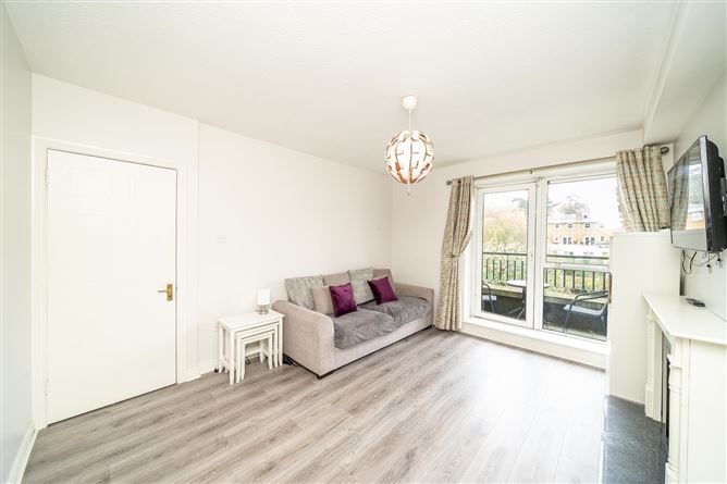 15 Riverbank House, Islandbridge, Dublin 8