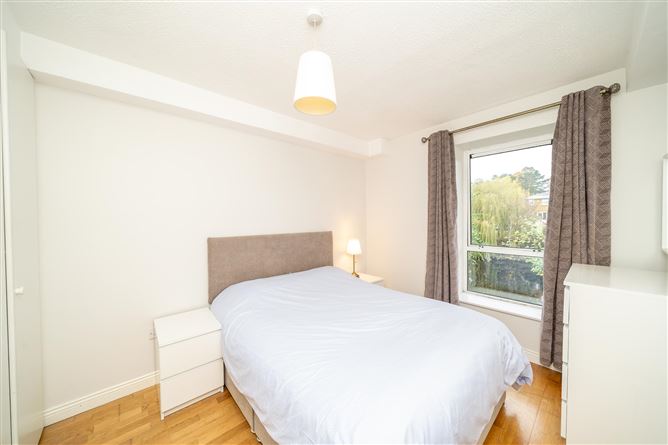 15 Riverbank House, Islandbridge, Dublin 8