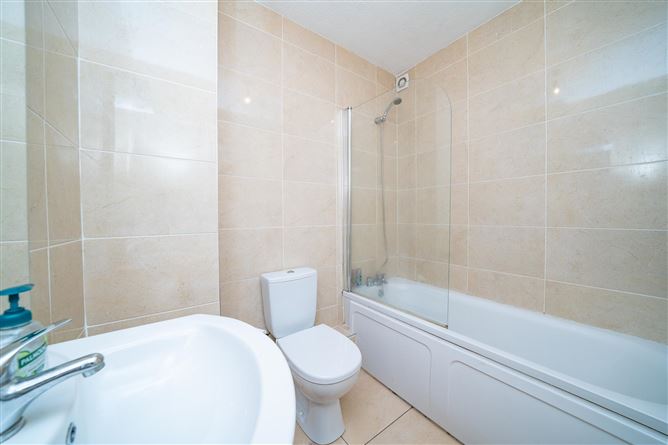 15 Riverbank House, Islandbridge, Dublin 8
