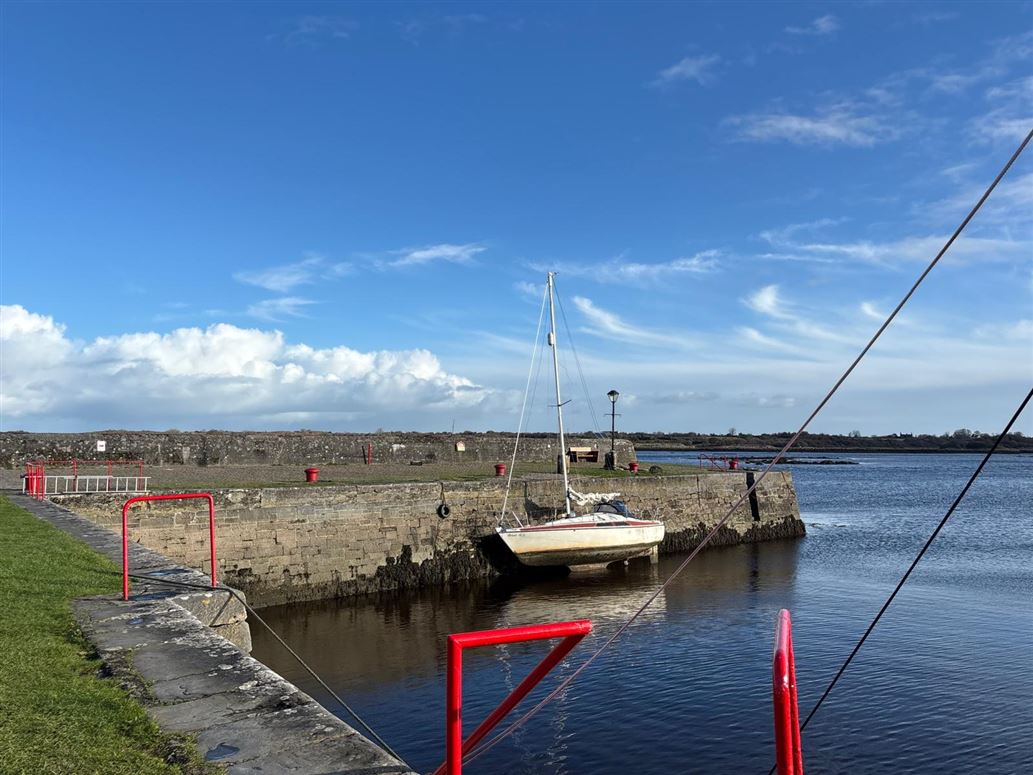 An Caladh, The Quay, Kinvara, Galway  An Caladh, The Quay, Kinvara, Galway