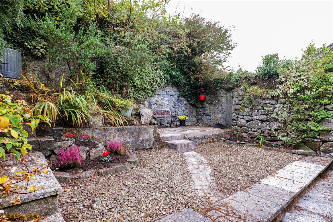 An Caladh, The Quay, Kinvara, Galway  An Caladh, The Quay, Kinvara, Galway