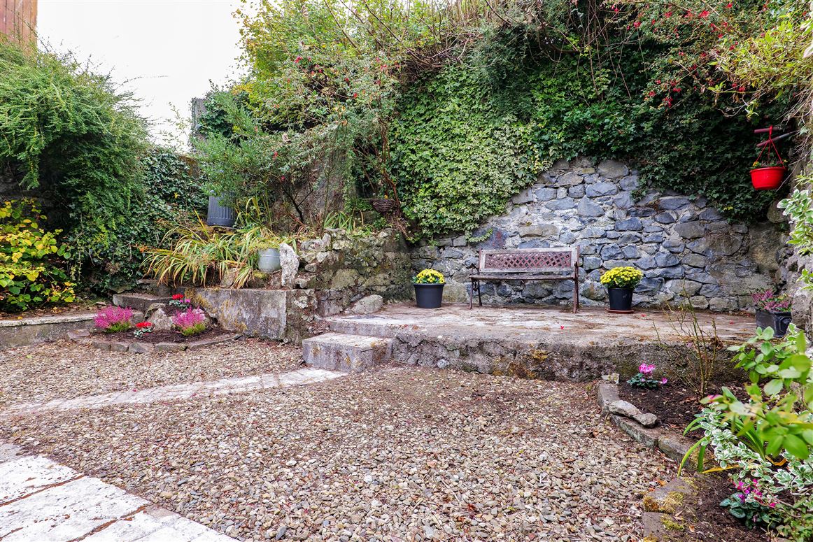 An Caladh, The Quay, Kinvara, Galway  An Caladh, The Quay, Kinvara, Galway