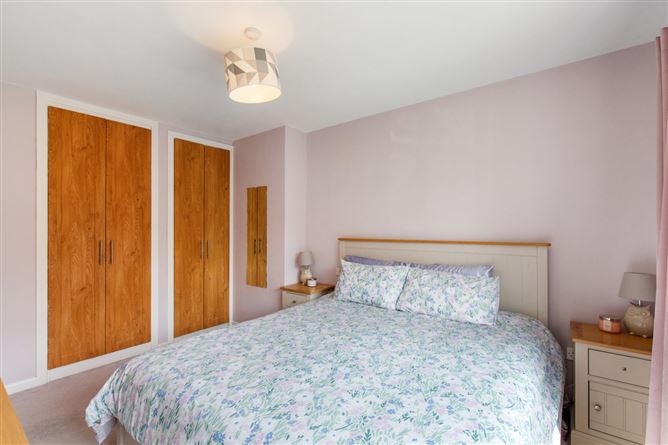 2 Cabinteely Drive, Cabinteely, Dublin 18