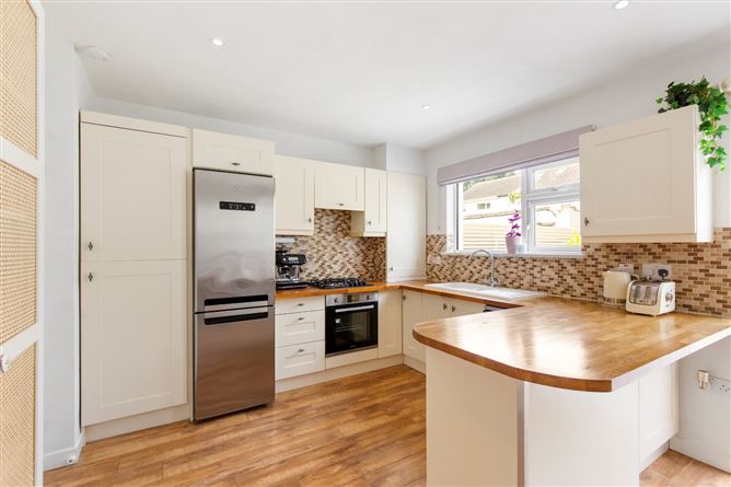 2 Cabinteely Drive, Cabinteely, Dublin 18