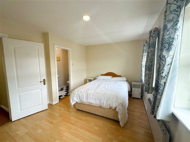 36 The Elms, Forster Street, Galway