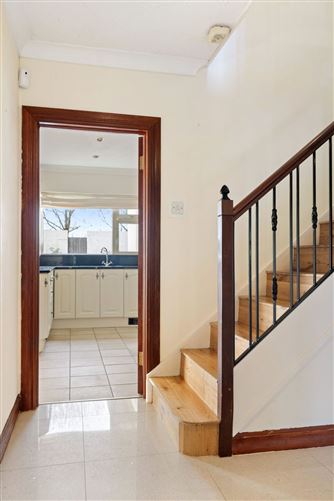https://photos-a.propertyimages.ie/media/6/0/7/4996706/c064b4e0-638f-4fa0-8ff9-c4597eb469df_l.jpg