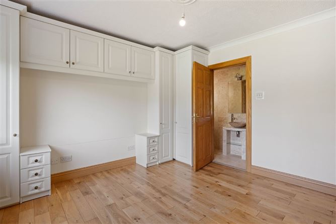 https://photos-a.propertyimages.ie/media/6/0/7/4996706/c064b4e0-638f-4fa0-8ff9-c4597eb469df_l.jpg