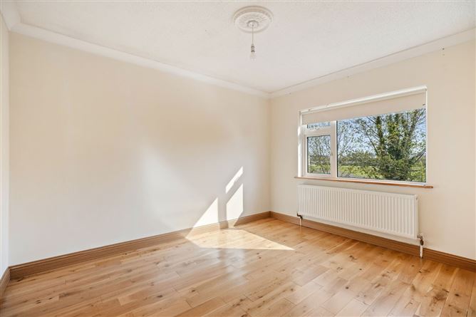 https://photos-a.propertyimages.ie/media/6/0/7/4996706/c064b4e0-638f-4fa0-8ff9-c4597eb469df_l.jpg
