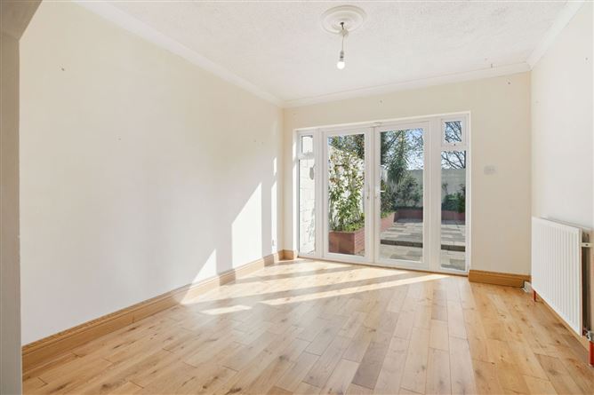 https://photos-a.propertyimages.ie/media/6/0/7/4996706/c064b4e0-638f-4fa0-8ff9-c4597eb469df_l.jpg