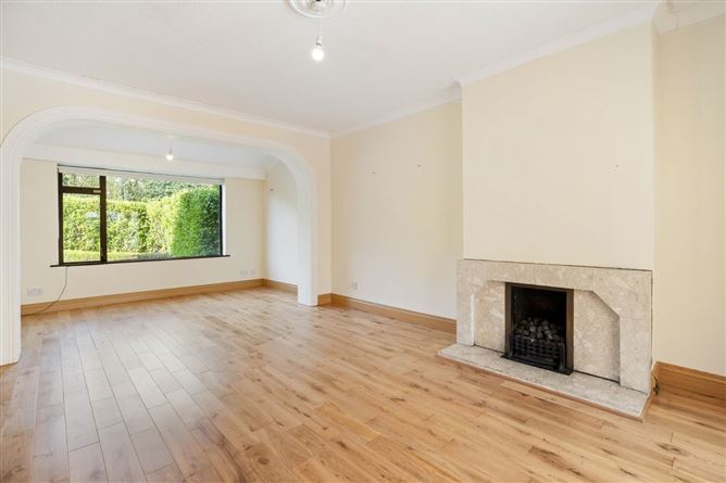 https://photos-a.propertyimages.ie/media/6/0/7/4996706/c064b4e0-638f-4fa0-8ff9-c4597eb469df_l.jpg