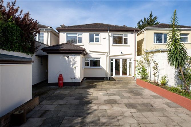 https://photos-a.propertyimages.ie/media/6/0/7/4996706/c064b4e0-638f-4fa0-8ff9-c4597eb469df_l.jpg
