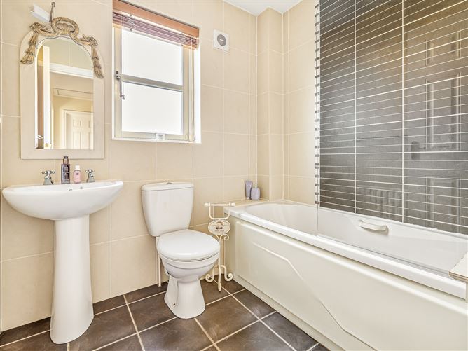 88 The Meadows, Cornelscourt, Newbridge, Kildare