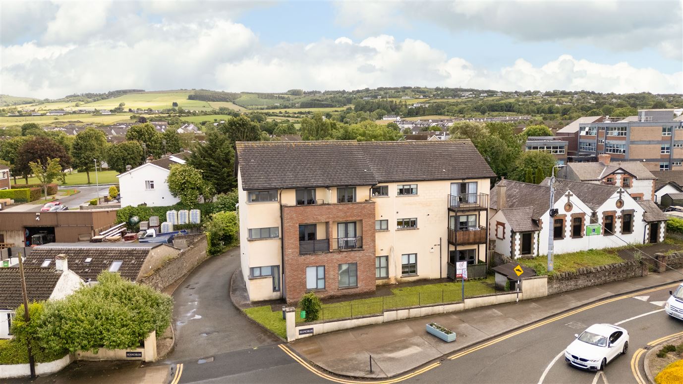 2 Seanchlos, Rathcoole, Dublin
