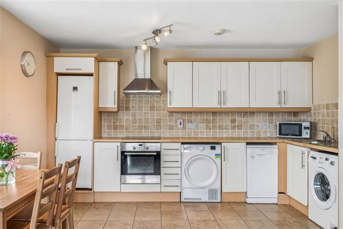 Photo 6 of 19 — 94 Shelbourne Park Apartments, South Lotts Road, Ringsend, Dublin 4