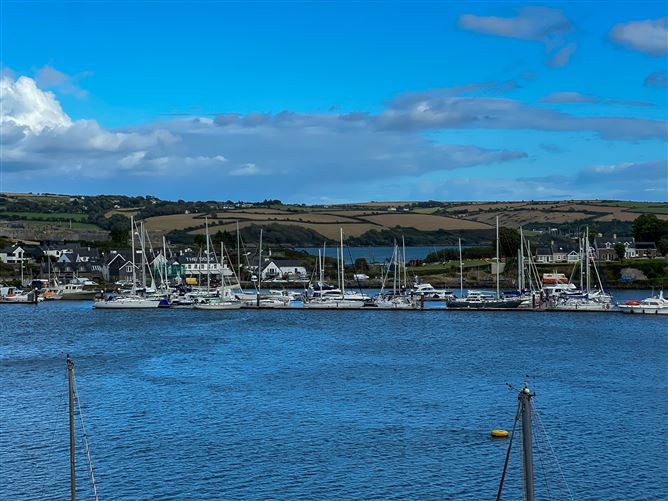 2 Viking Wharf, Worlds End, Kinsale, Cork
