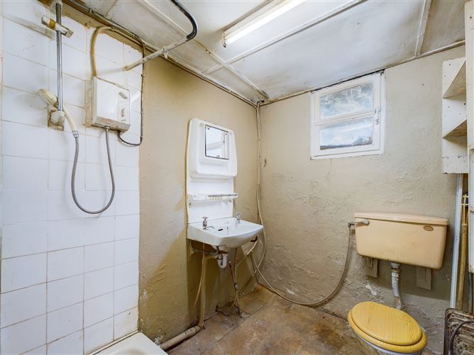20 Parnell St., Thurles, Co. Tipperary