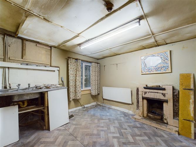 20 Parnell St., Thurles, Co. Tipperary