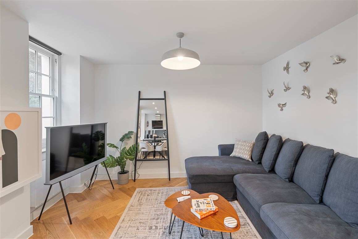 Pewter & Onyx,London,Greater London,United Kingdom