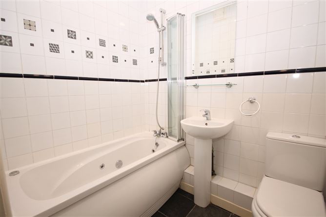 4, Auburn House, 71 Strand Road, Bray, Co. Wicklow