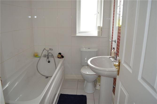 8 Ivy Woods, Kilbeggan, Co. Westmeath