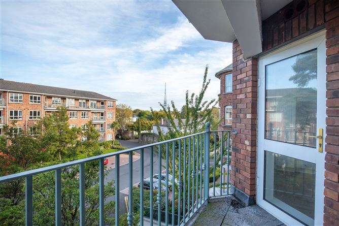 51 Shrewsbury, Donnybrook Castle, Donnybrook,   Dublin 4