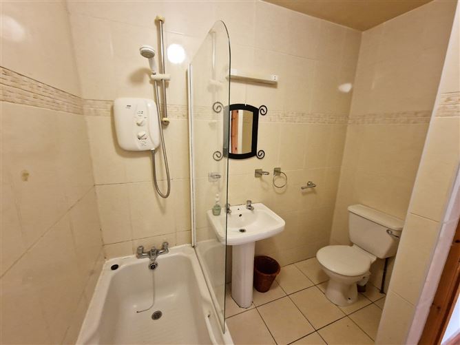 8 The Woods, Cappahard, Ennis, Co. Clare
