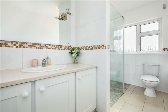 Breaghwy Hill Lodge, Ballinfull, Co. Sligo