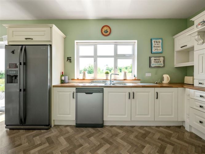 Shelly's Lodge, Ballyoughna, Ballygarrett, Wexford