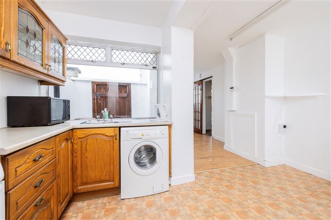 https://photos-a.propertyimages.ie/media/6/1/0/4999016/37cea314-0680-49a0-a1ed-2586869ff6ee_l.jpg