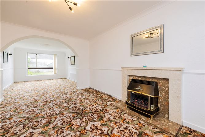 https://photos-a.propertyimages.ie/media/6/1/0/4999016/37cea314-0680-49a0-a1ed-2586869ff6ee_l.jpg