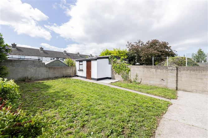 https://photos-a.propertyimages.ie/media/6/1/0/4999016/37cea314-0680-49a0-a1ed-2586869ff6ee_l.jpg