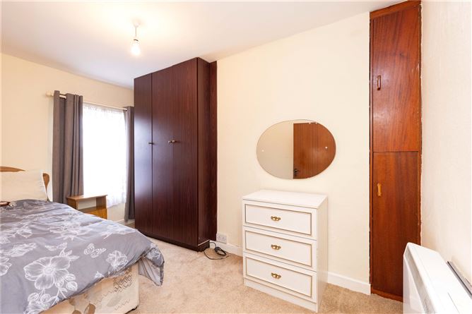 9 Wolfe Tone Street, Cavan