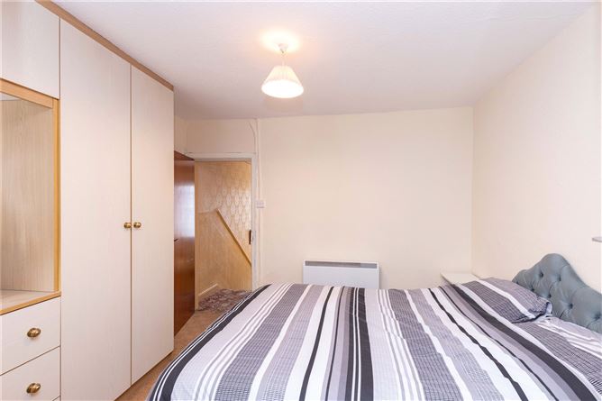 9 Wolfe Tone Street, Cavan