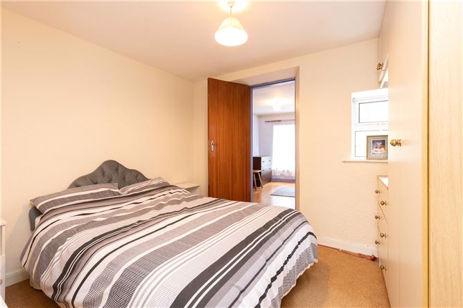 9 Wolfe Tone Street, Cavan