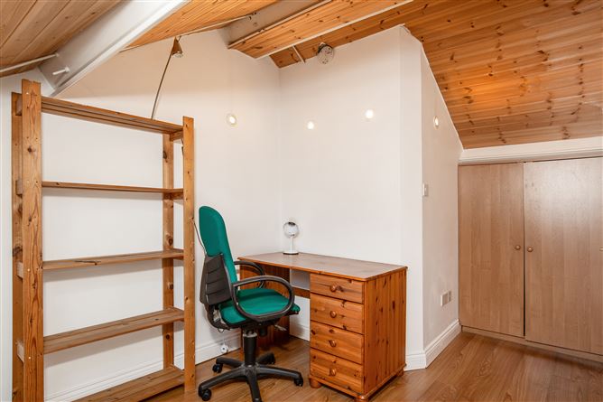 Apt 100 The Fir, Winter Garden Pearse Street, Grand Canal Dk,   Dublin 2