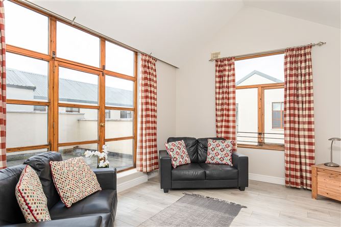 Apt 100 The Fir, Winter Garden Pearse Street, Grand Canal Dk,   Dublin 2