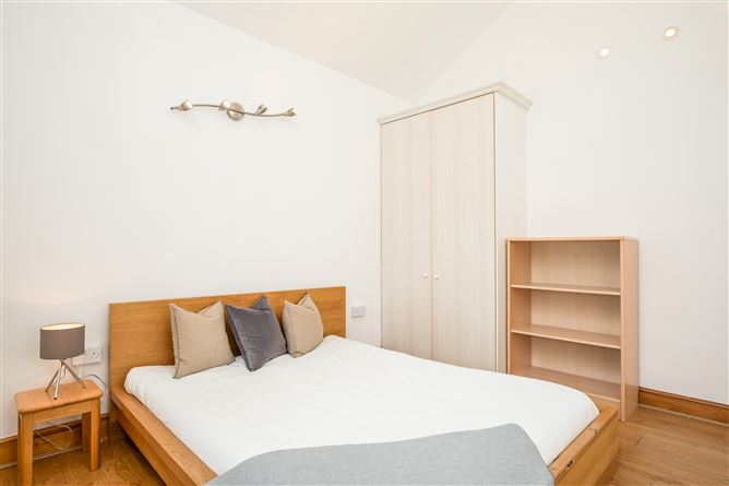 Apt 100 The Fir, Winter Garden Pearse Street, Grand Canal Dk,   Dublin 2